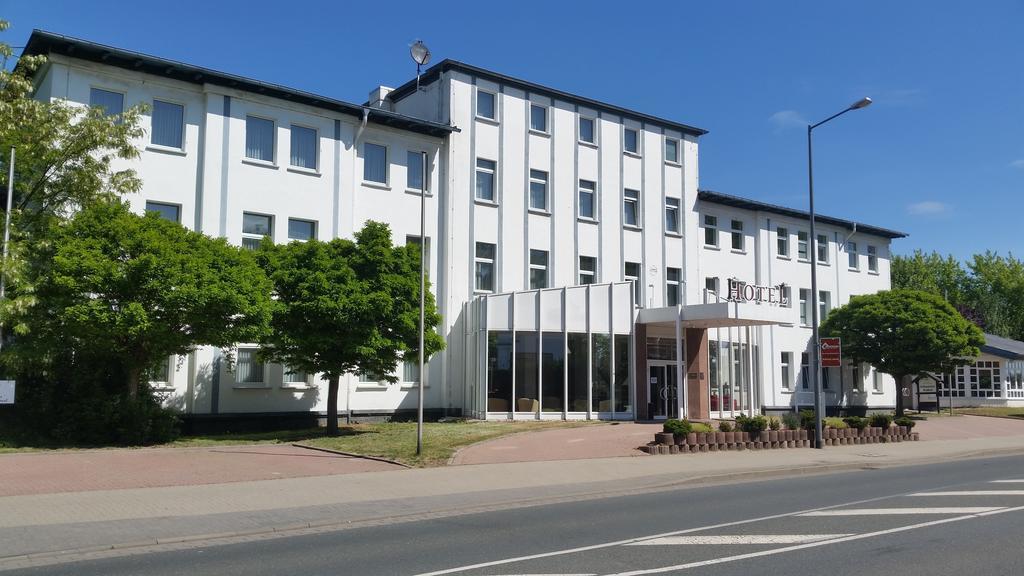 Hotel Bitterfelder Hof Bagian luar foto