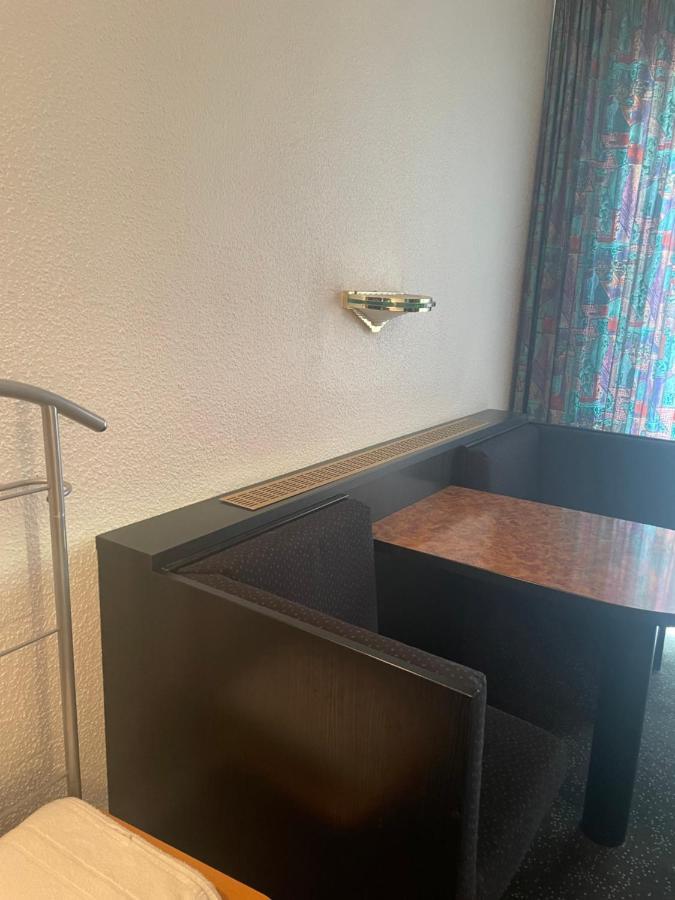 Hotel Bitterfelder Hof Bagian luar foto